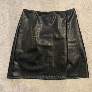 Express black faux leather skirt